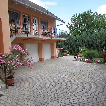 Szecsenyi Apartman Hévíz المظهر الخارجي الصورة