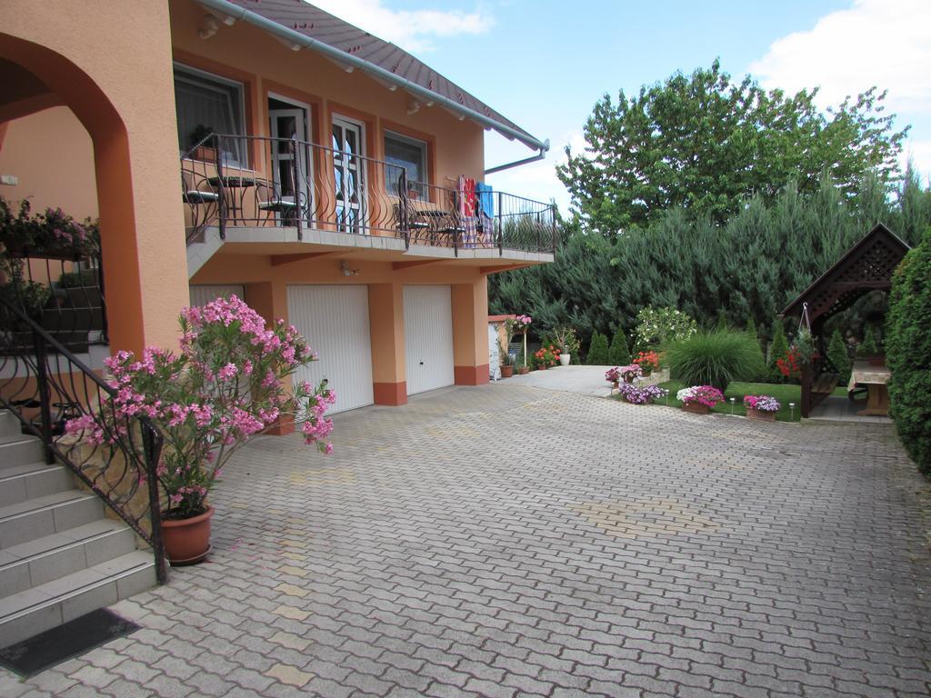 Szecsenyi Apartman Hévíz المظهر الخارجي الصورة